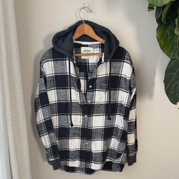 Tops - American Eagle Black + White Cotton Cozy Cabin Hooded Oversized Flannel